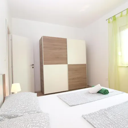 Suzana 1403 Apartment *