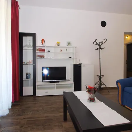 Suzana 1403 Apartment