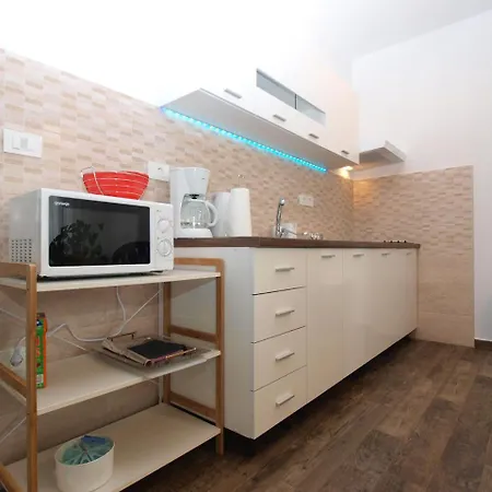 Apartament Suzana 1403 *