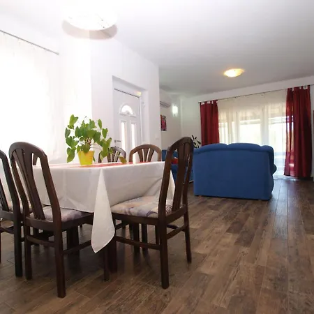 Suzana 1403 Apartament *