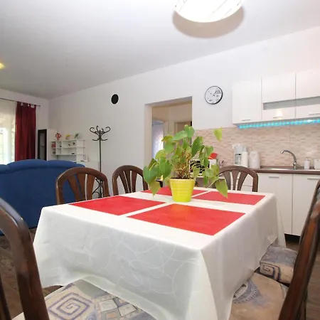 Suzana 1403 Apartament
